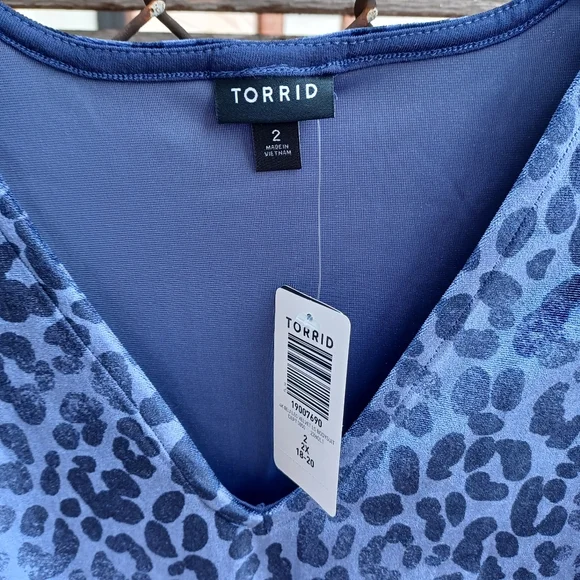 Torrid Leopard Cheetah Stretch Blue Velvet V-Neck Long Sleeve Bodysuit 2X 3X 4X - Picture 9 of 11